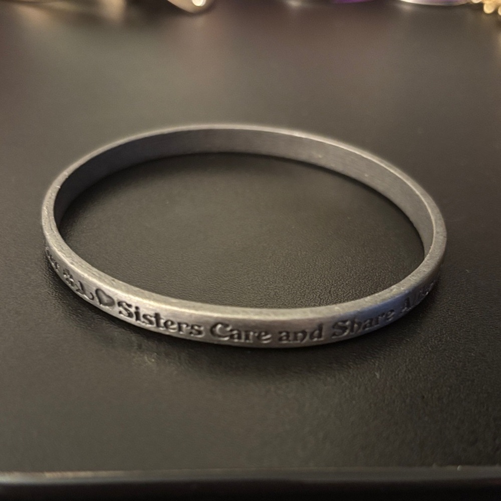 Cameo Pewter ‘Sisters’ Bracelet